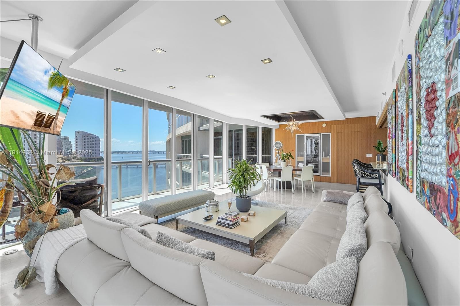 Condo at 465 Brickell Ave, Miami — photo 1