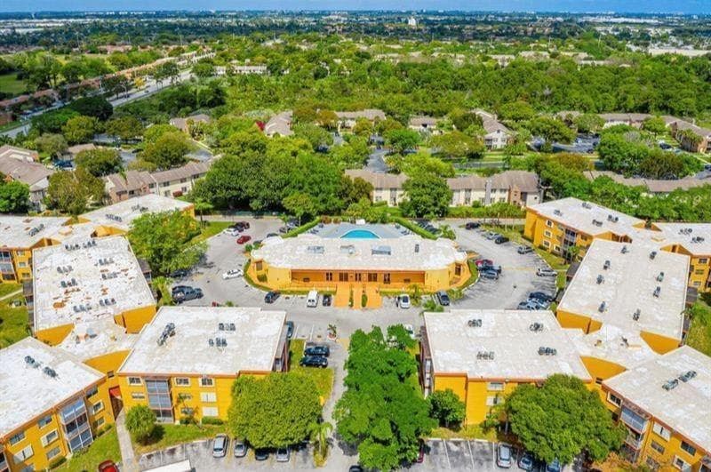 Condo at 4374 NW 9th Avenue, Deerfield Beach, FL