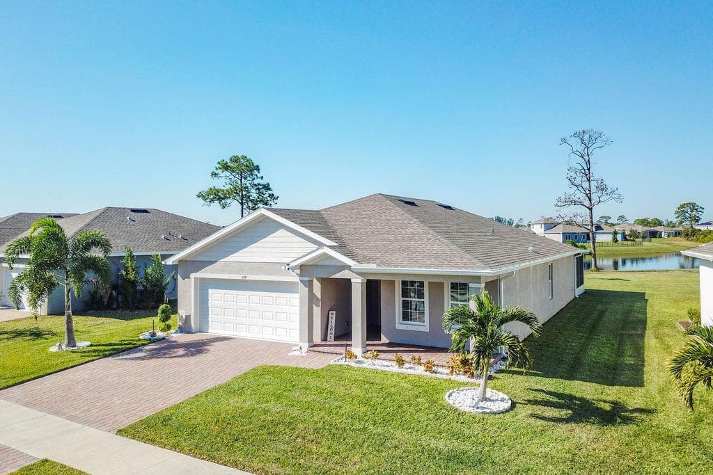 Single-family home at 4198 Keeson Circle, Vero Beach, FL