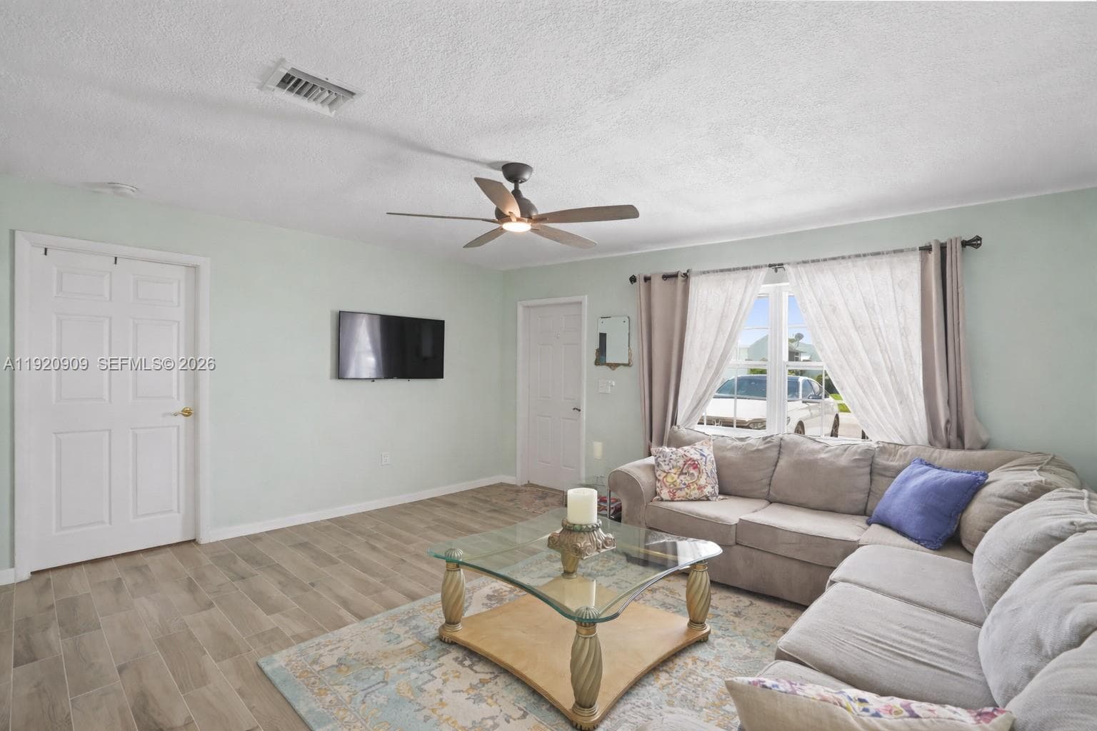 Single-family home at 142 NW 10th Ct, Boynton Beach — photo 5