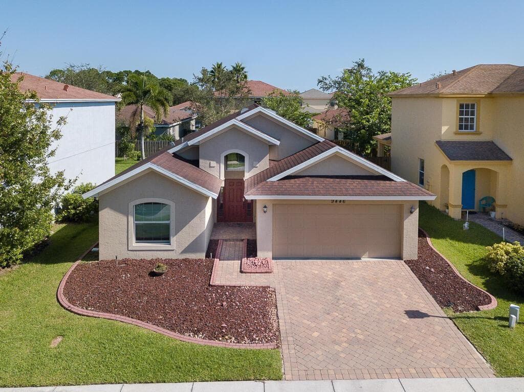Single-family home at 9446 Windrift Circle, Fort Pierce, FL