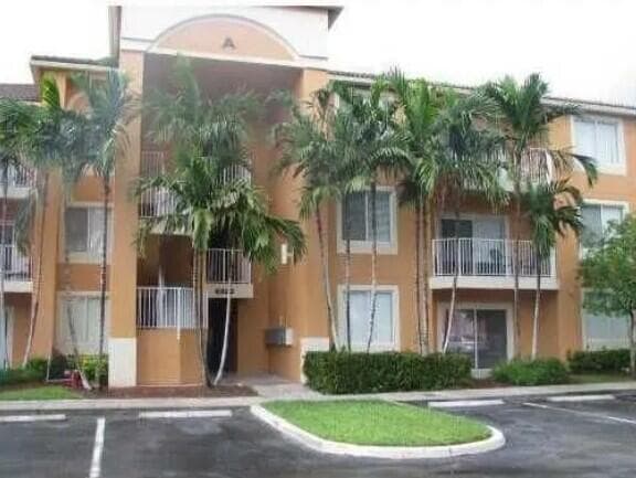 Condo at 6936 SW 39 Street, Davie, FL