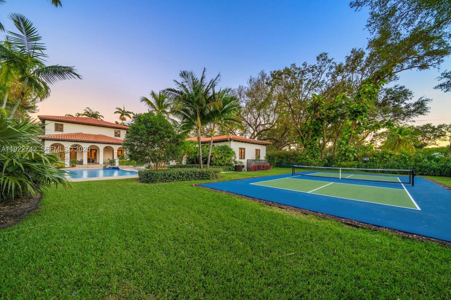Single-family home at 8800 SW 57 Ave, Pinecrest — photo 2