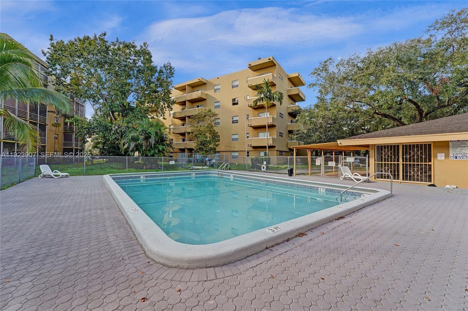 Condo en 4111 Stirling Rd, Dania Beach — foto 3