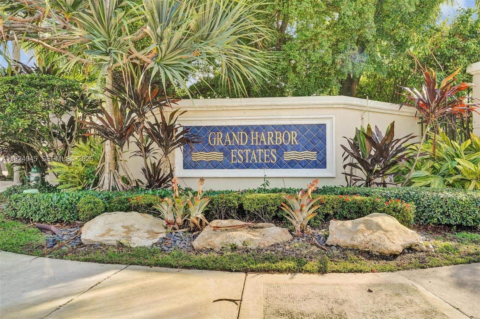 Single-family home at 1575 Windjammer Way, Hollywood — photo 2