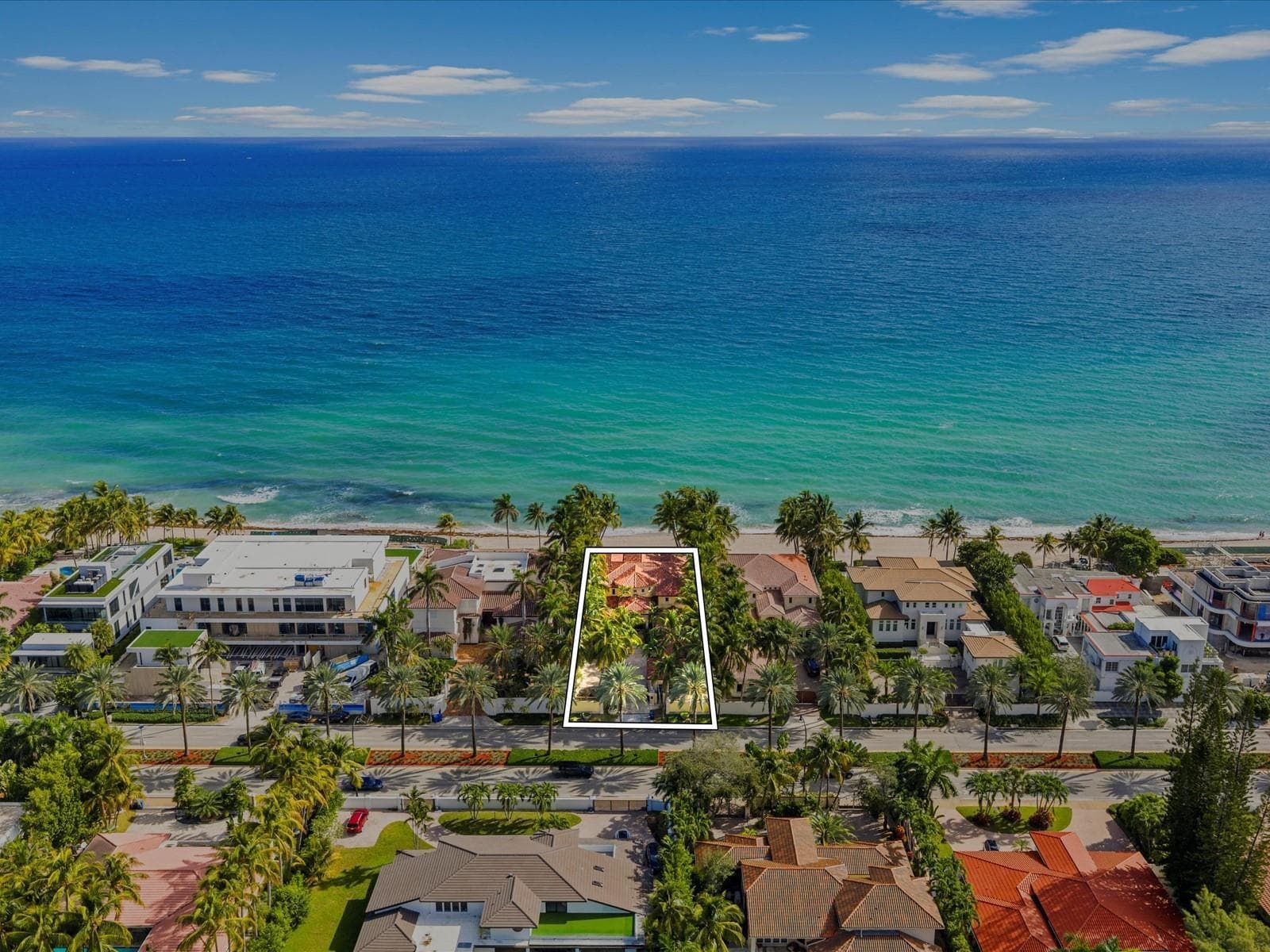 Single-family home at 555 Ocean Boulevard, Golden Beach, FL