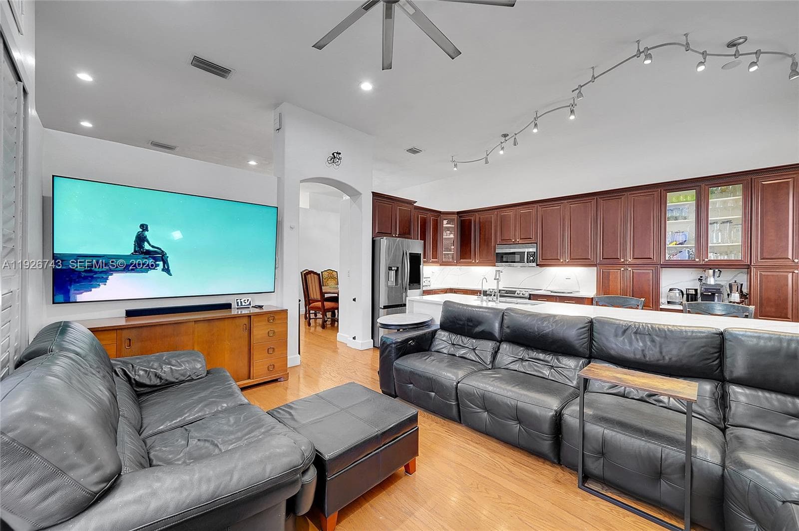 Single-family home at 1135 Satinleaf St, Hollywood, FL