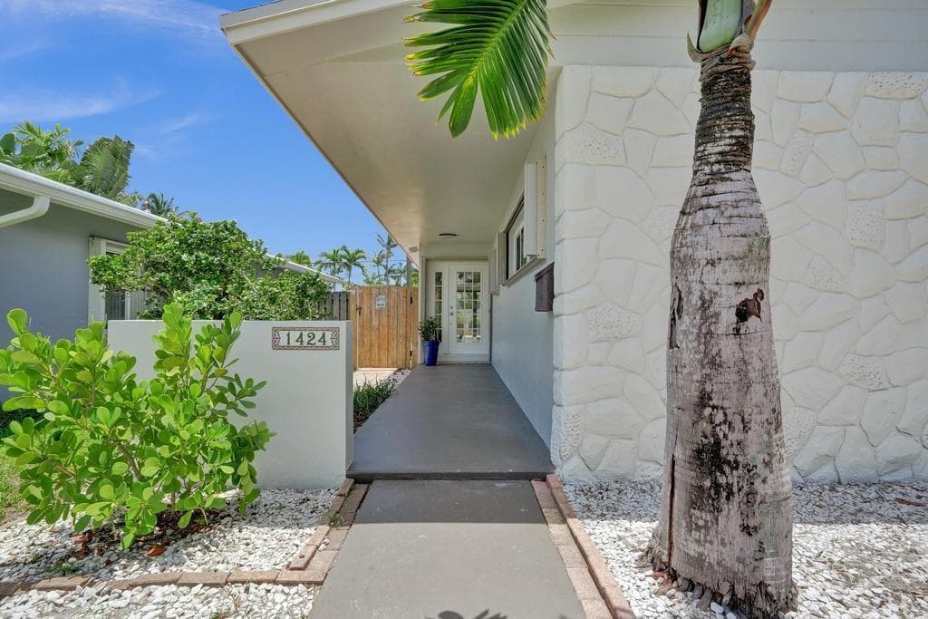 Single-family home at 1424 Adams Street, Hollywood, FL