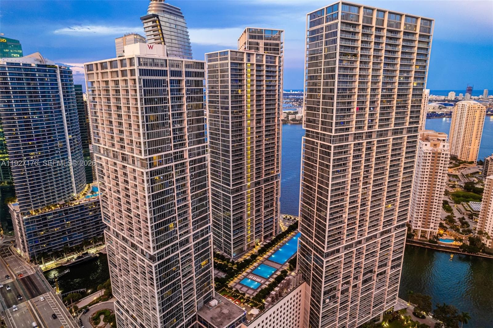 Condo at 495 Brickell Ave, Miami — photo 2