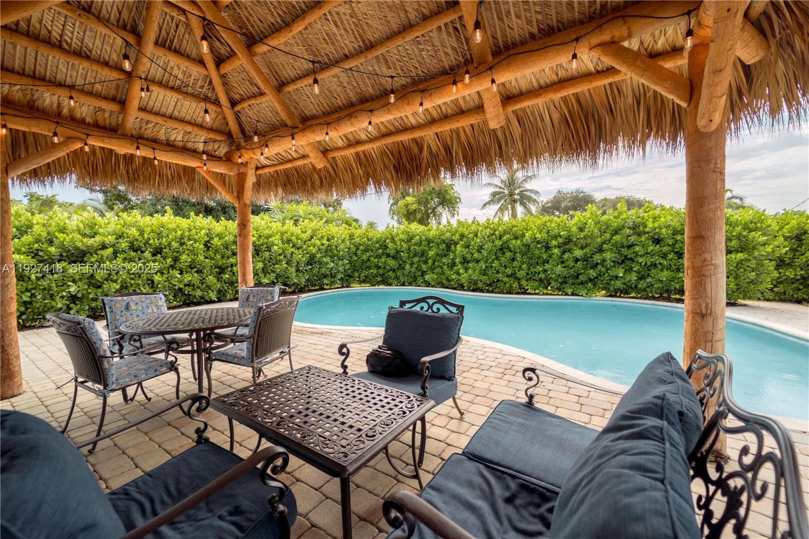 Single-family home at 269 SE 8th Ave, Deerfield Beach — photo 2
