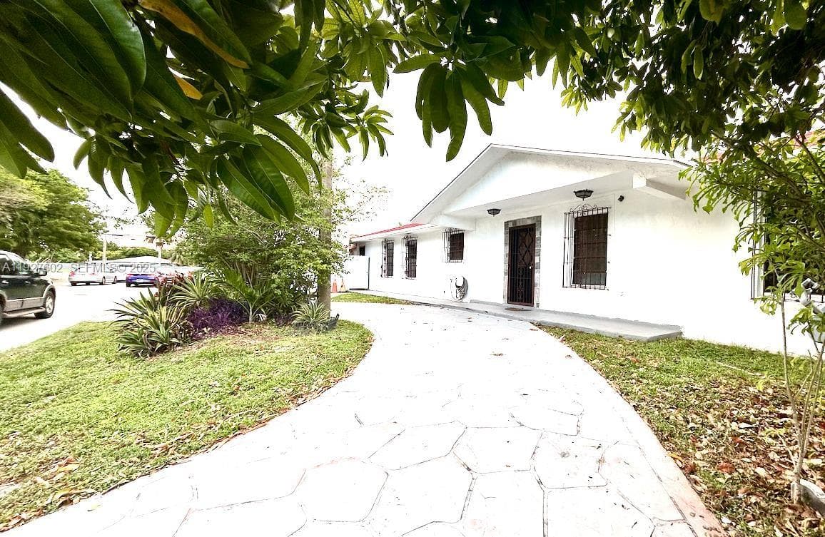 Single-family home at 598 SW 121st Ave, Miami, FL