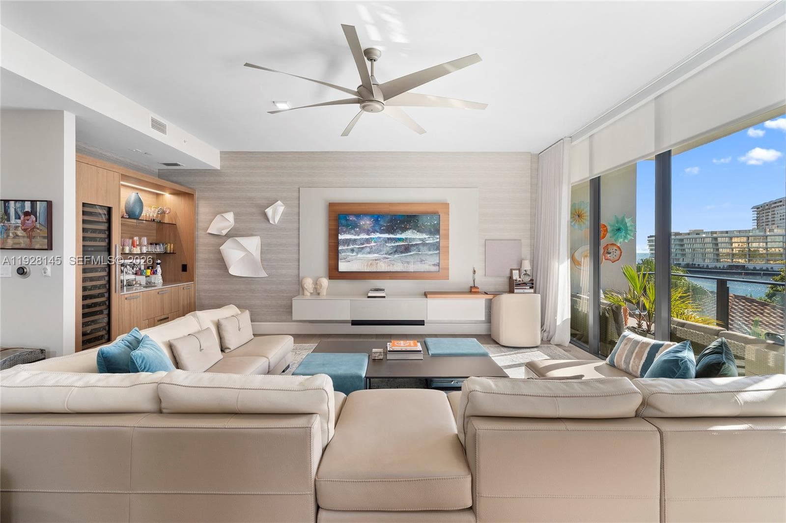 Condo at 3581 E Glencoe St, Miami — photo 3
