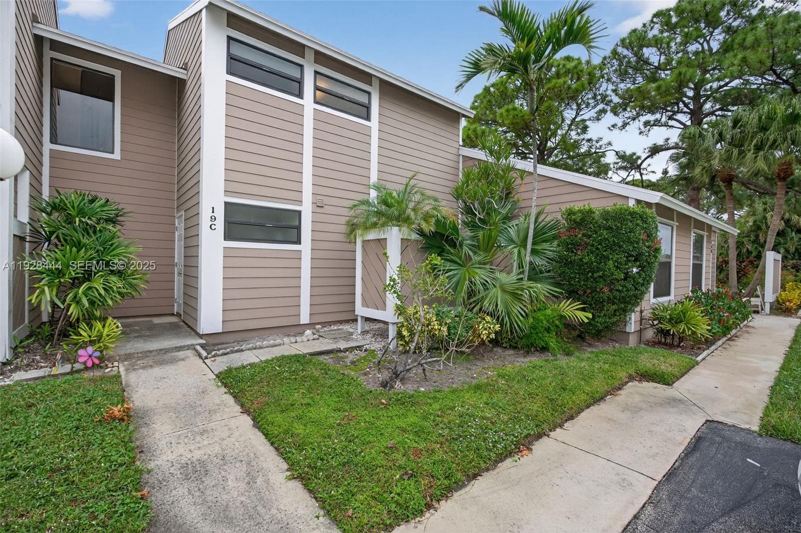 Condo at 707 Stonewood Ct, Jupiter — photo 1