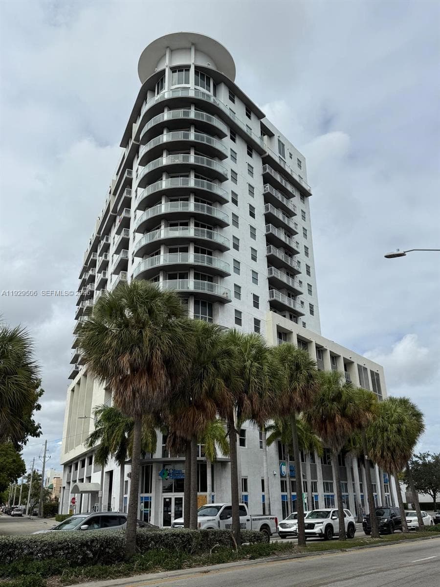 Condo at 1 Glen Royal Pkwy, Miami, FL