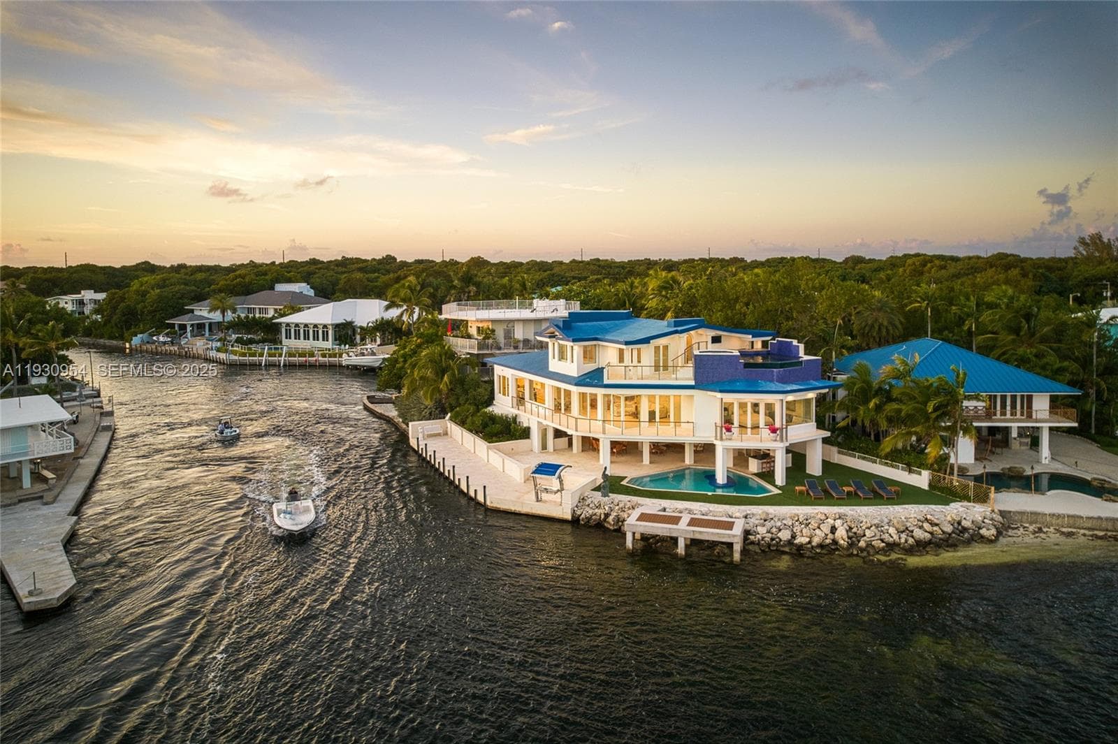 Single-family home at 180 Pompano Dr, Key Largo — photo 2