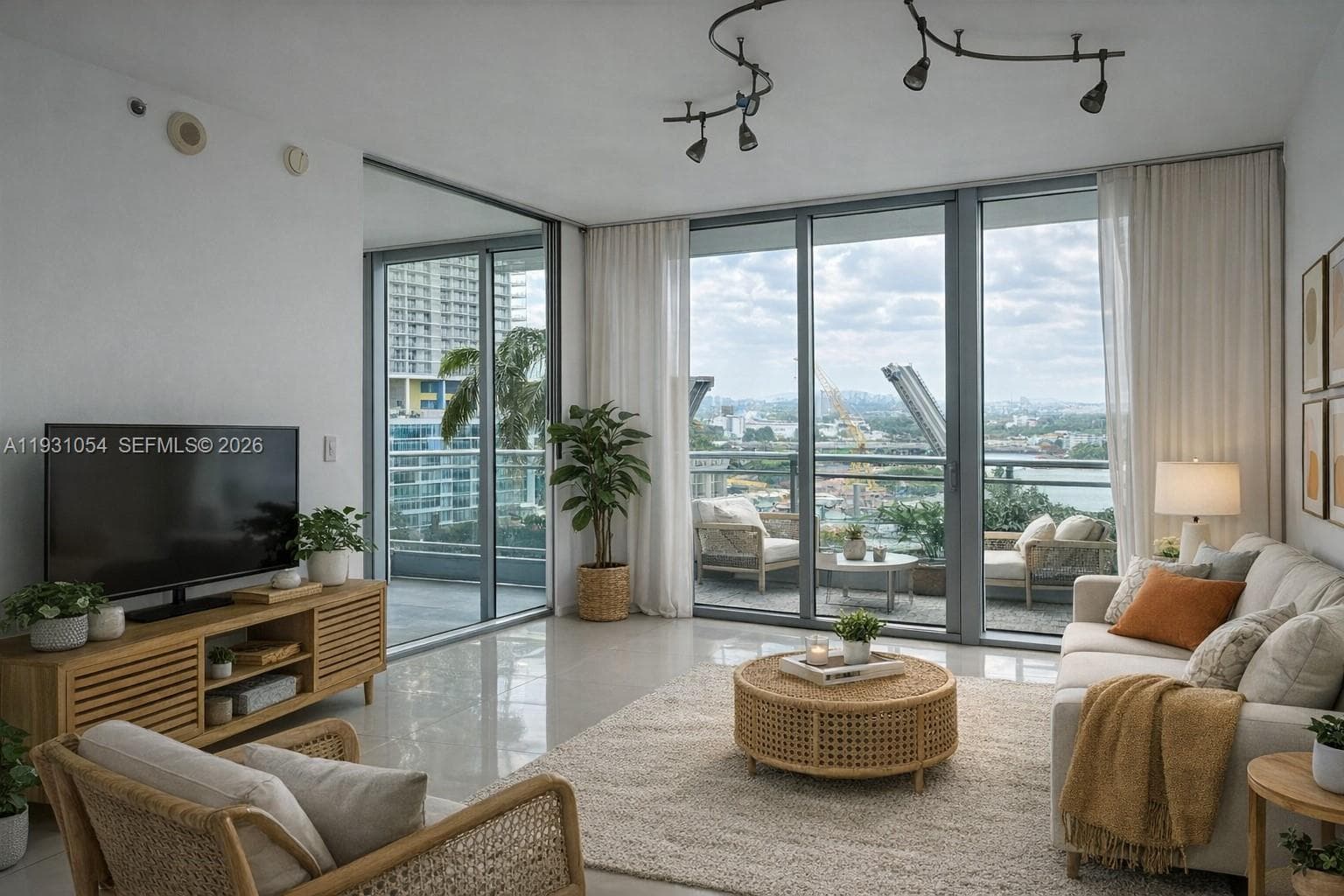 Condo at 92 SW 3rd St, Miami, FL