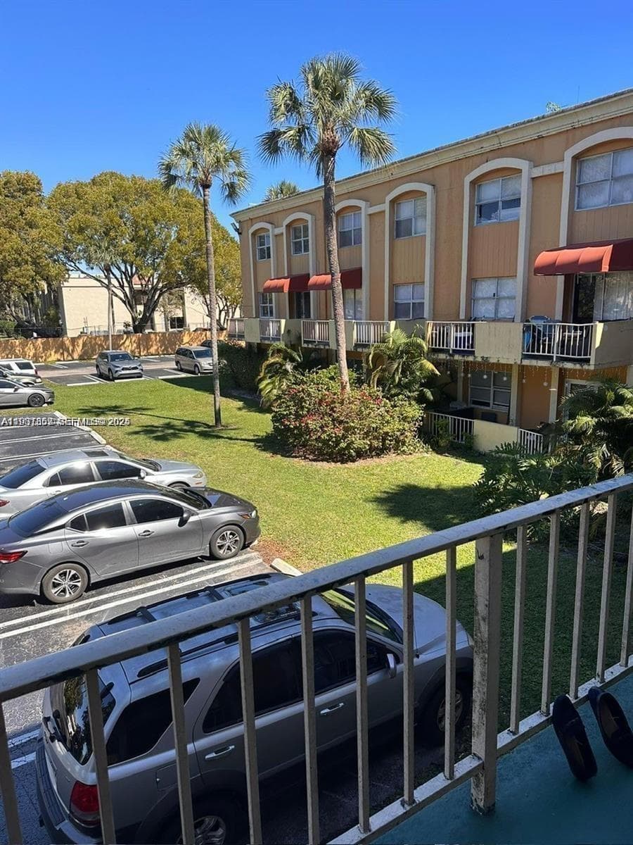 Condo at 18101 NW 68th Ave, Hialeah, FL