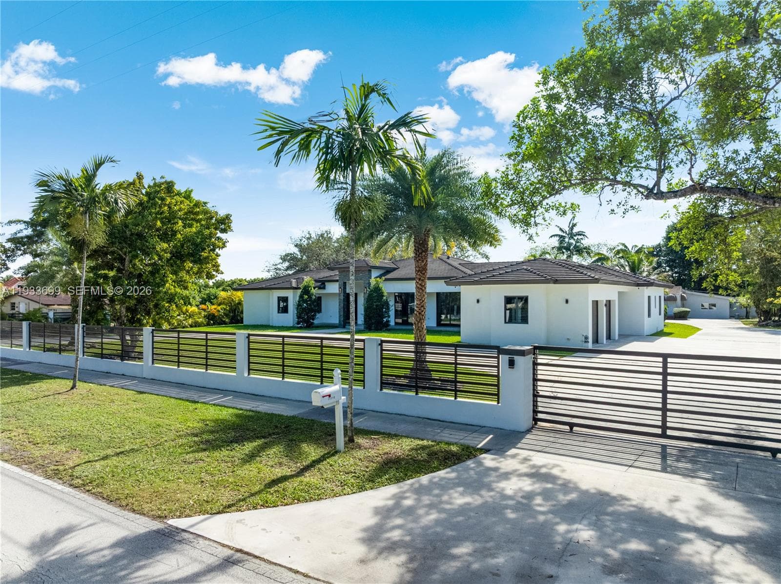 Single-family home at 10398 SW 64th St, Miami, FL