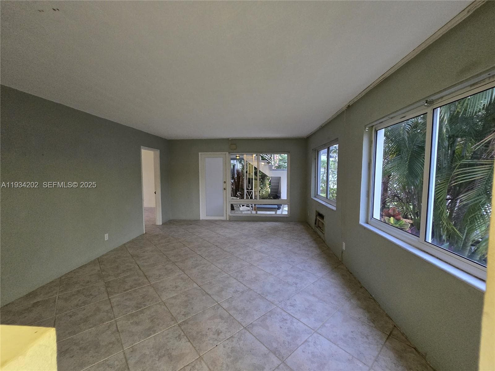 Co-op at 3201 SE 12th St, Pompano Beach — photo 3