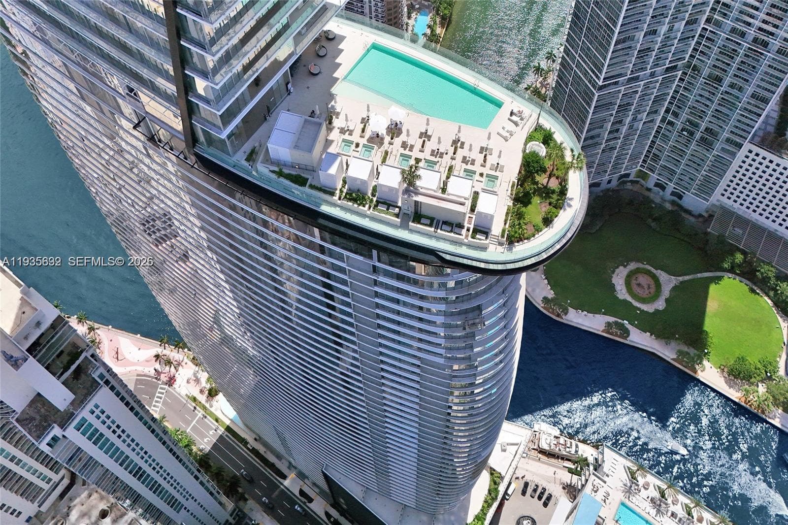Condo at 300 Biscayne Blvd Way, Miami, FL