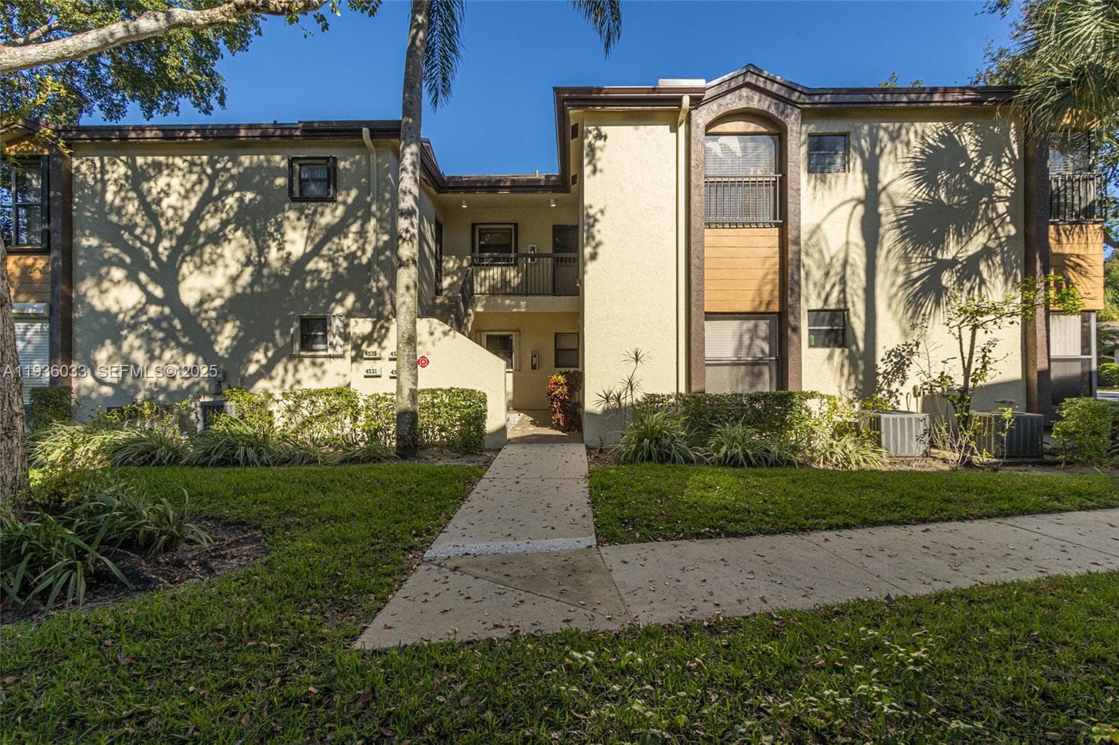 Condo at 4534 S Carambola Cir S, Coconut Creek, FL