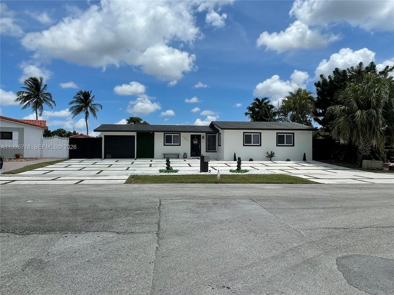 Single-family home at 17831 NW 84th Ct, Miami — photo 3