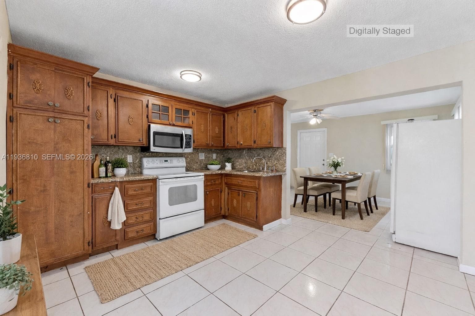 Single-family home at 5010 NW 51st St, Tamarac, FL