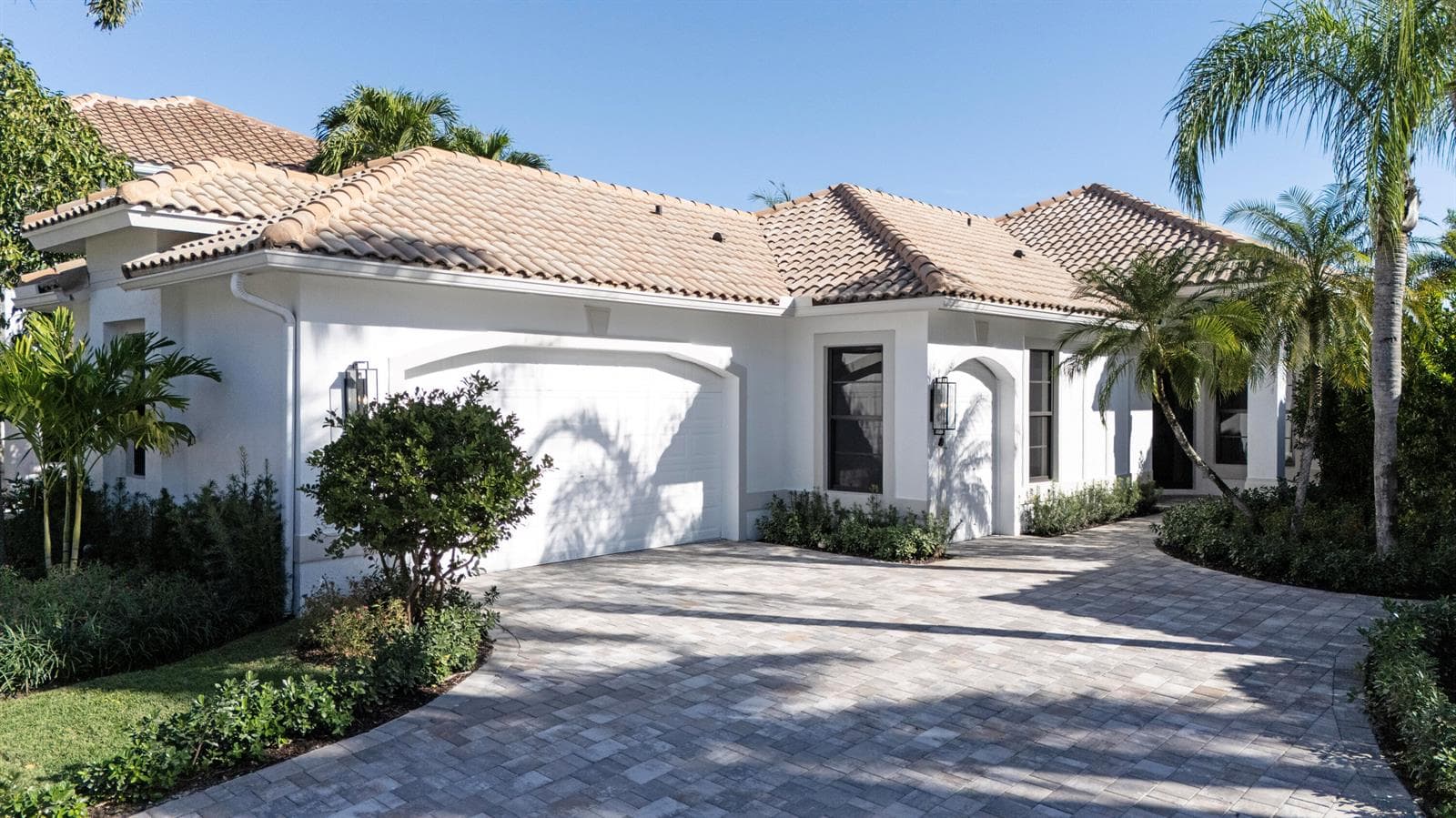 Single-family home at 2570 Players Court, Wellington, FL
