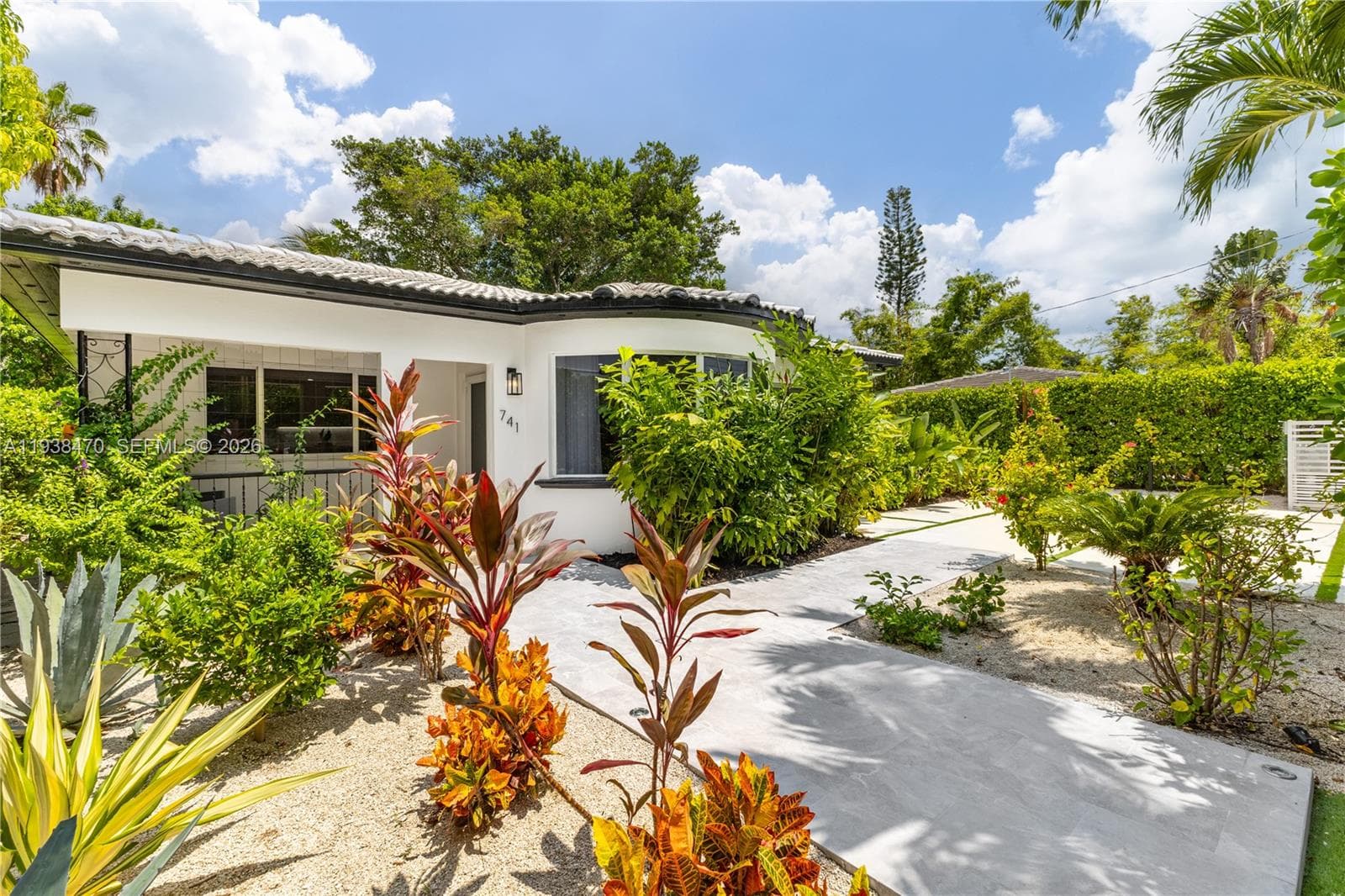 Single-family home en 741 NE 87th St, Miami — foto 2