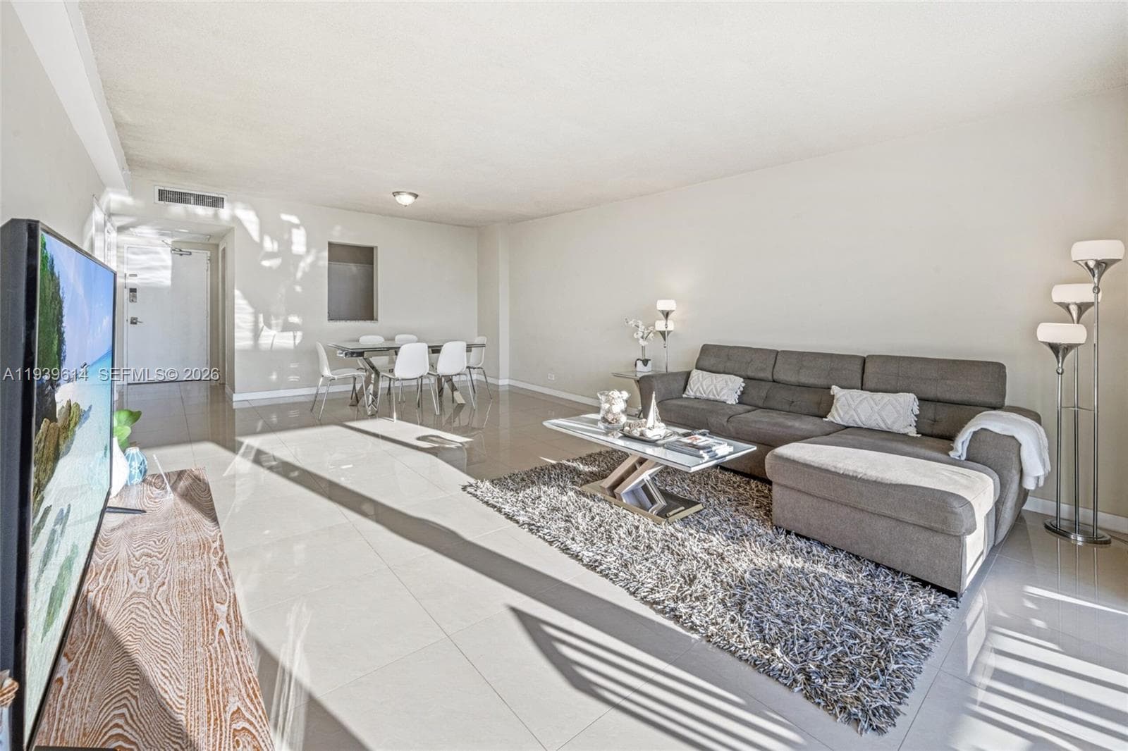Condo at 5601 Collins Ave, Miami Beach — photo 3