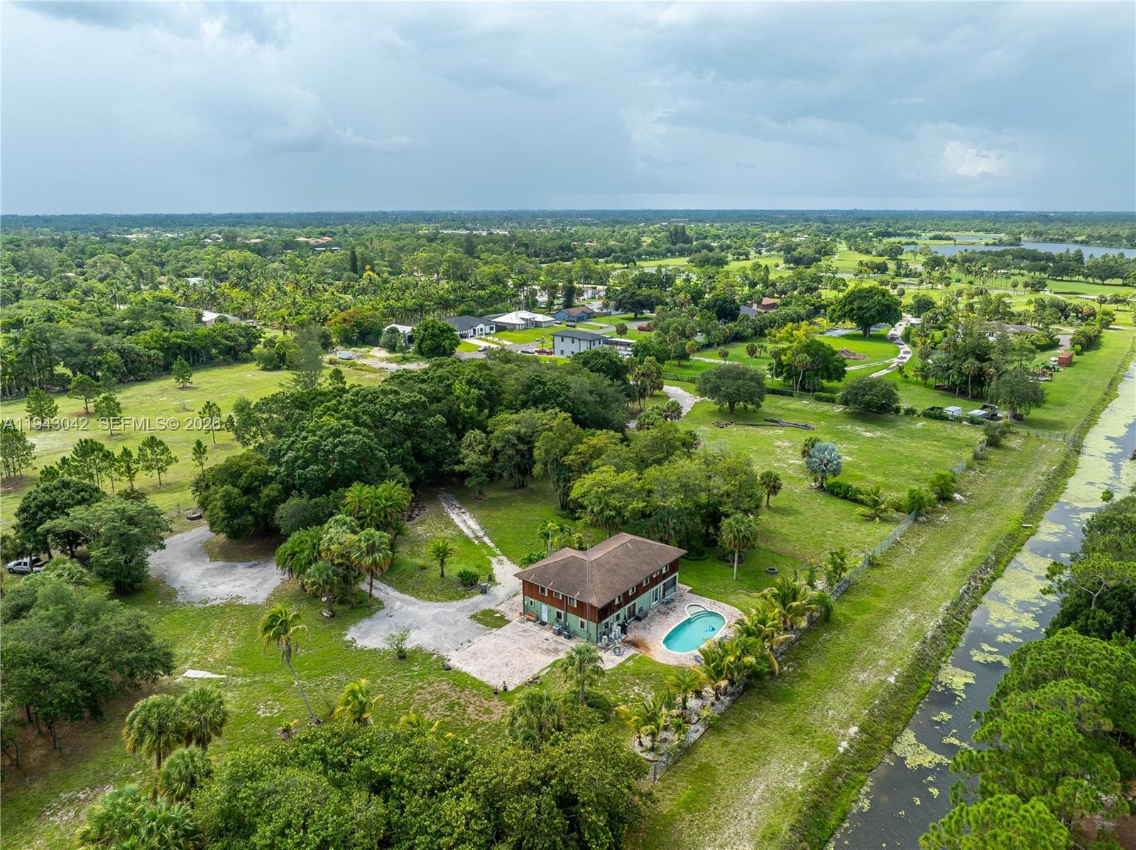 Single-family home at 576 Marshall Rd, West Palm Beach — photo 1