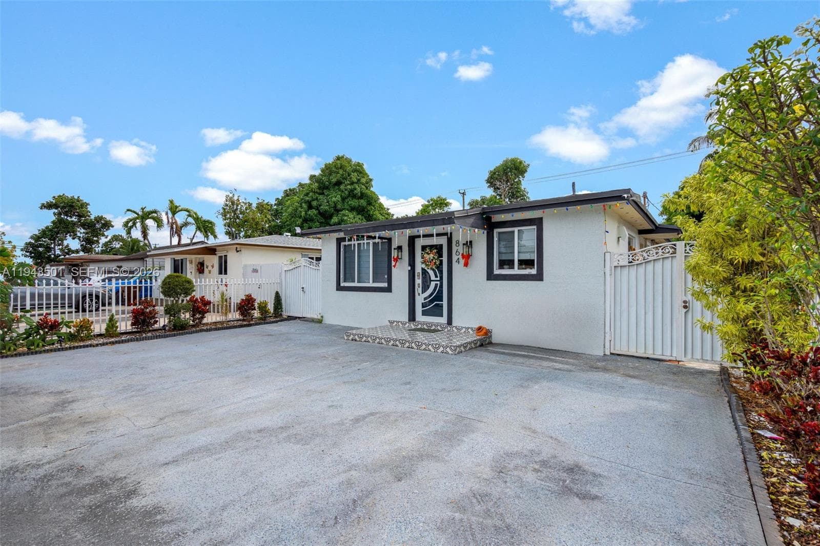 Single-family home at 864 E 29th St, Hialeah — photo 3