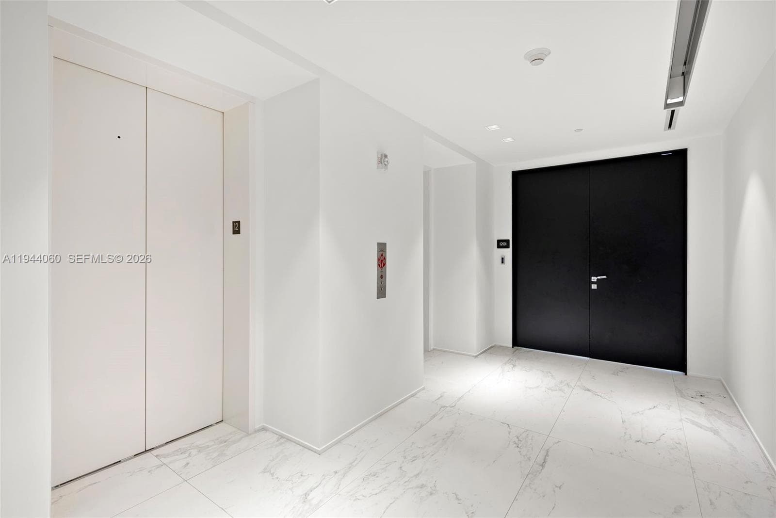 Condo at 1000 Biscayne Blvd, Miami — photo 1
