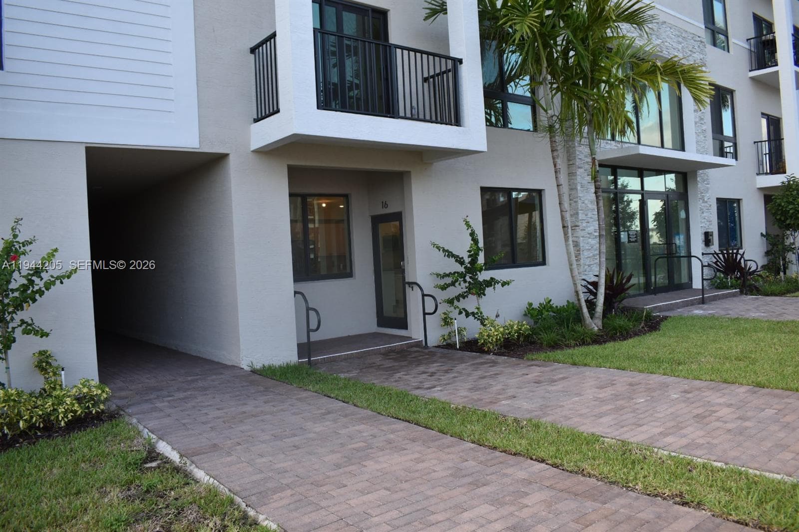 Condo at 4640 NW 84th Ave, Doral — photo 1