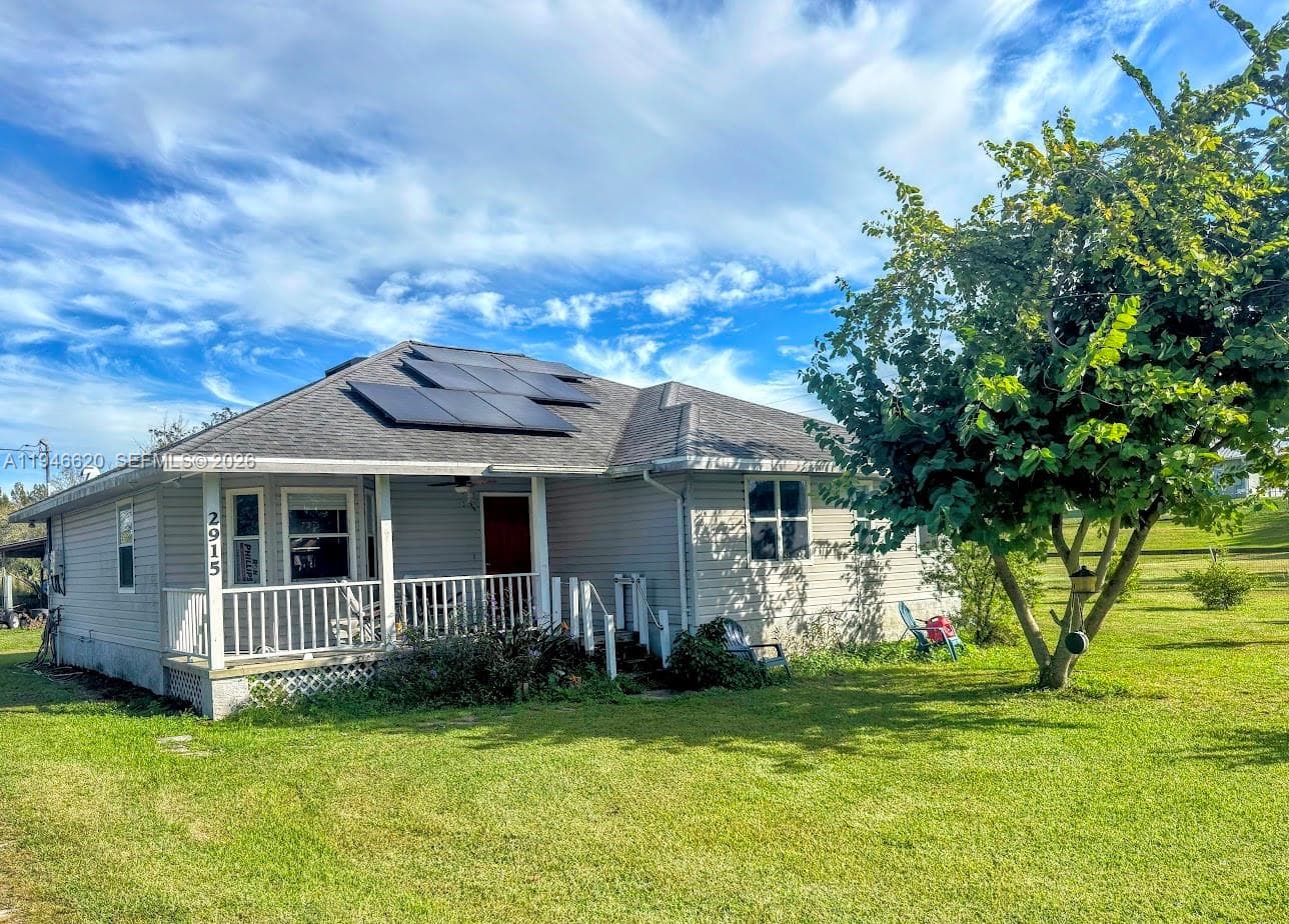 Single-family home at 2915 Ortona Locks Rd, Moore Haven, FL