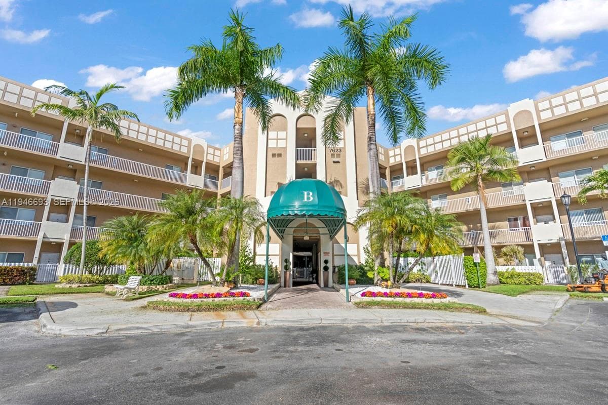 Condo at 7623 Southampton Ter, Tamarac, FL