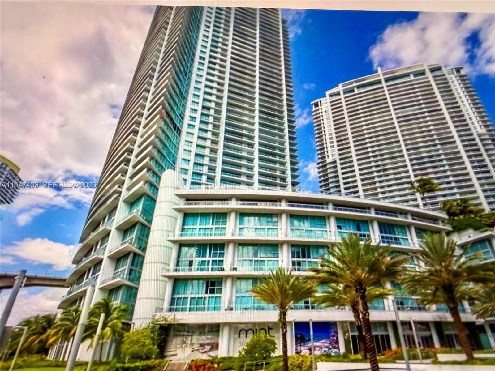 Condo en 92 SW 3rd St, Miami — foto 1