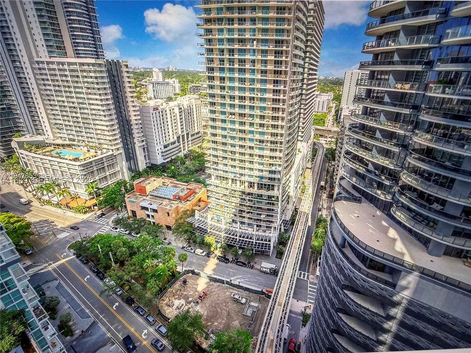Condo at 1050 Brickell Ave, Miami — photo 3