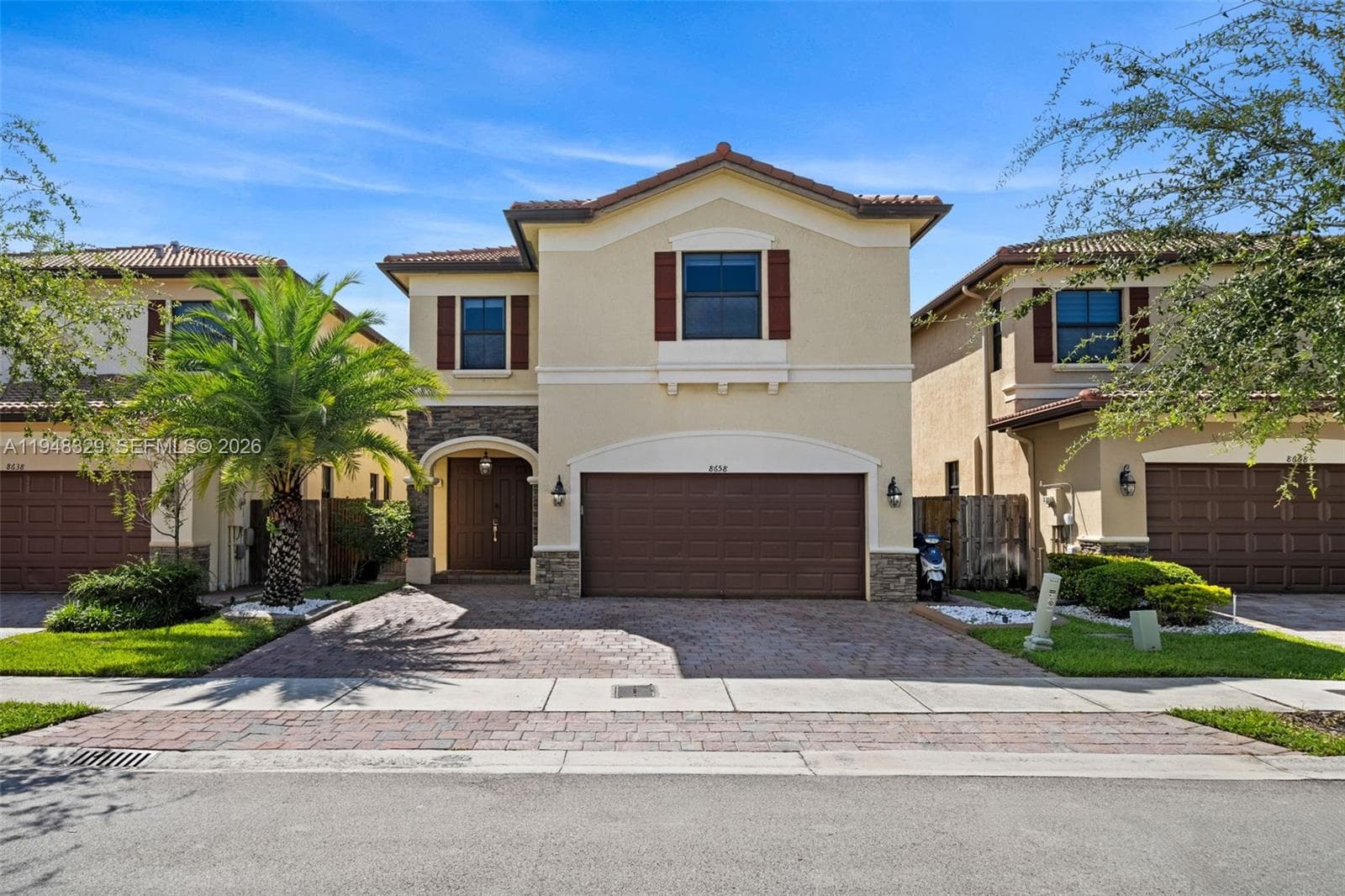 Single-family home at 8658 NW 99th Path, Doral — photo 1