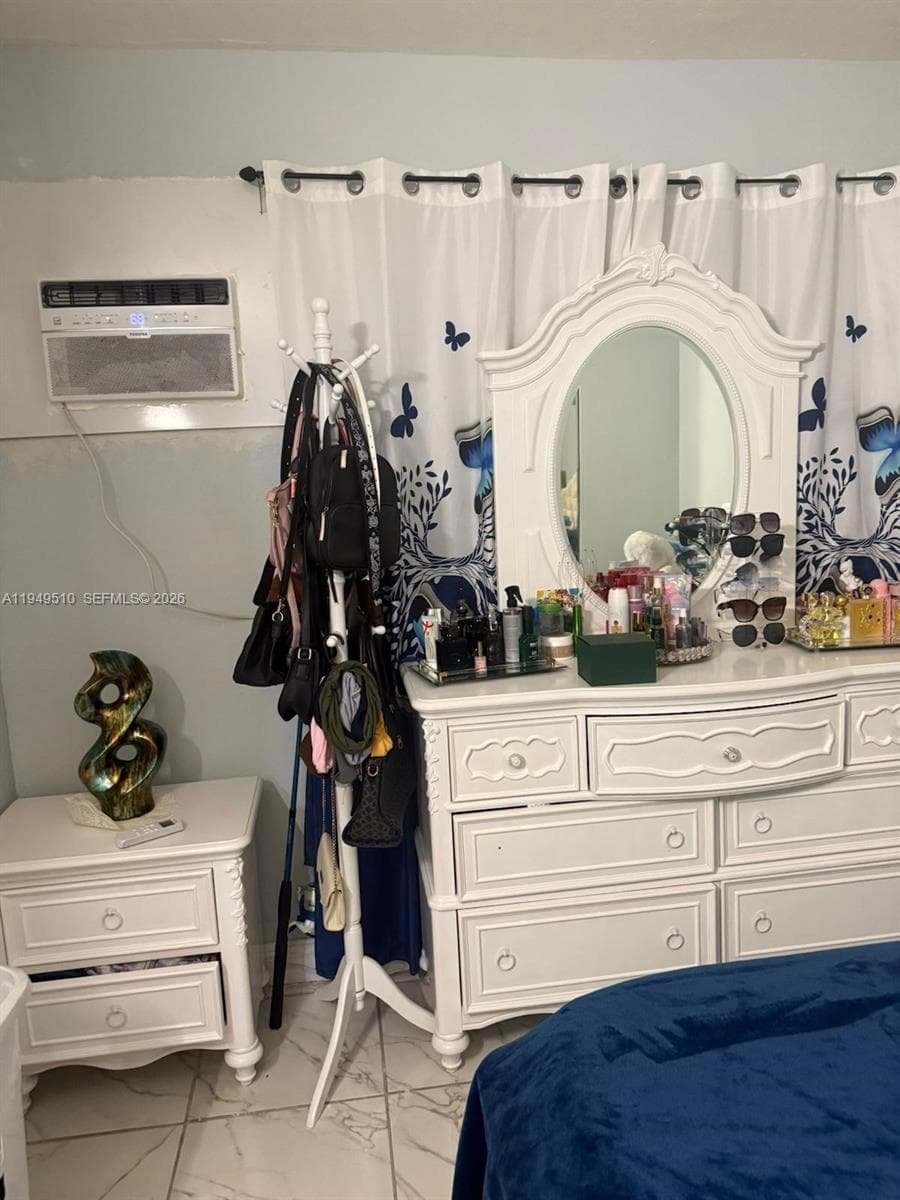 Condo at 350 E 21st St, Hialeah — photo 2