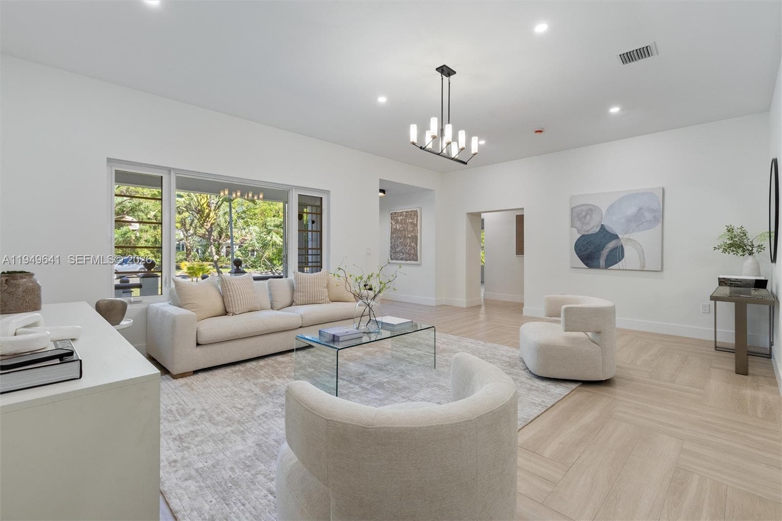 Single-family home at 420 NE 55th Ter, Miami — photo 3