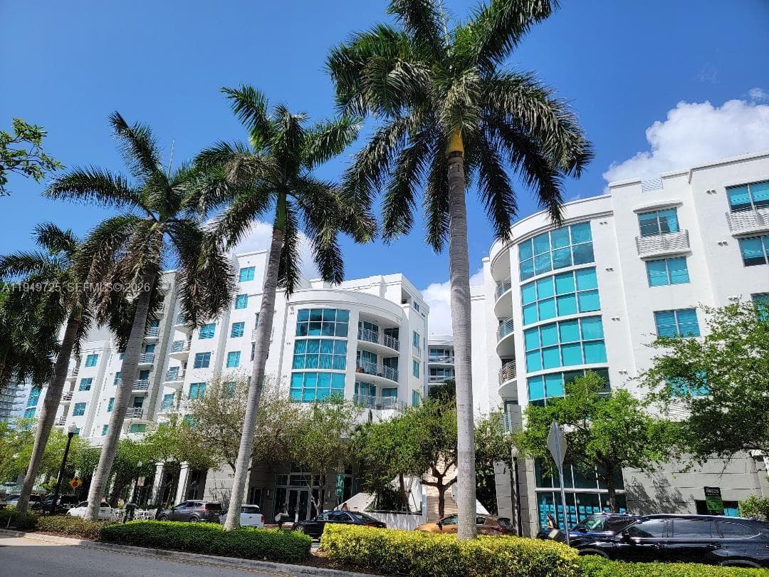 Condo at 110 Washington Ave, Miami Beach, FL