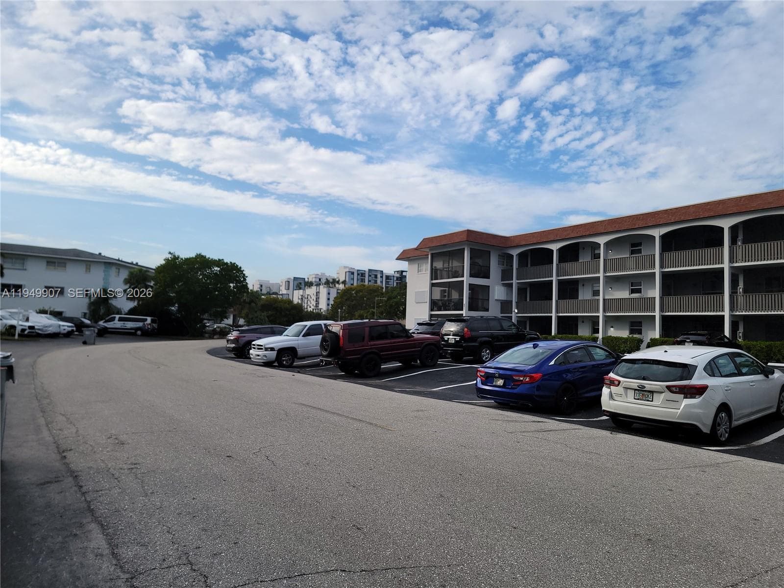 Co-op at 651 Pine Dr, Pompano Beach — photo 2