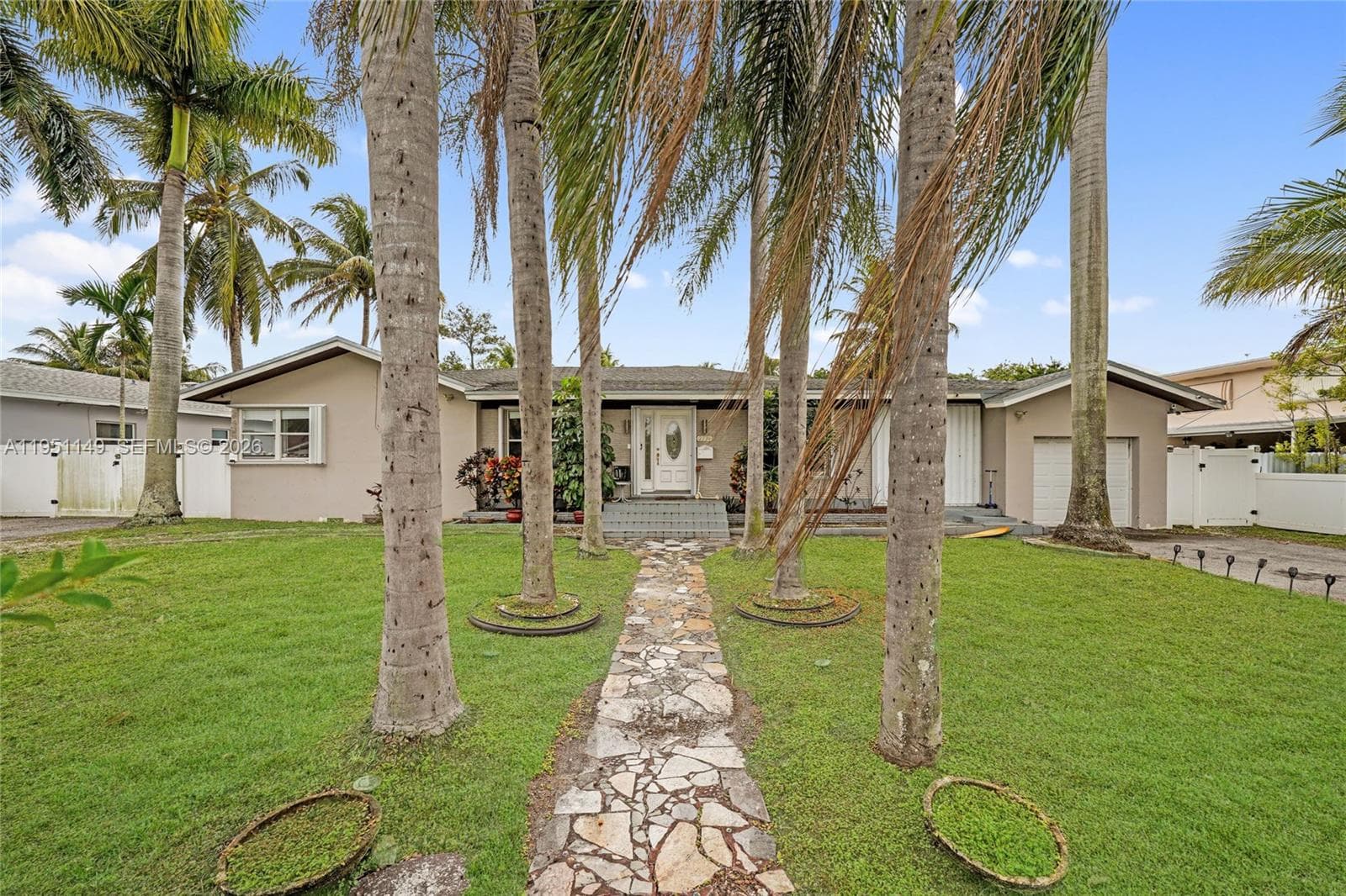 Single-family home at 2534 Monroe St, Hollywood, FL
