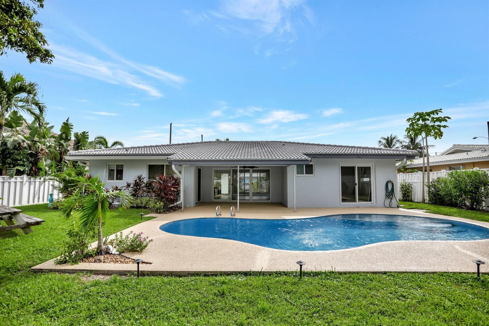 Single-family home at 421 SE 5 Terrace, Pompano Beach, FL