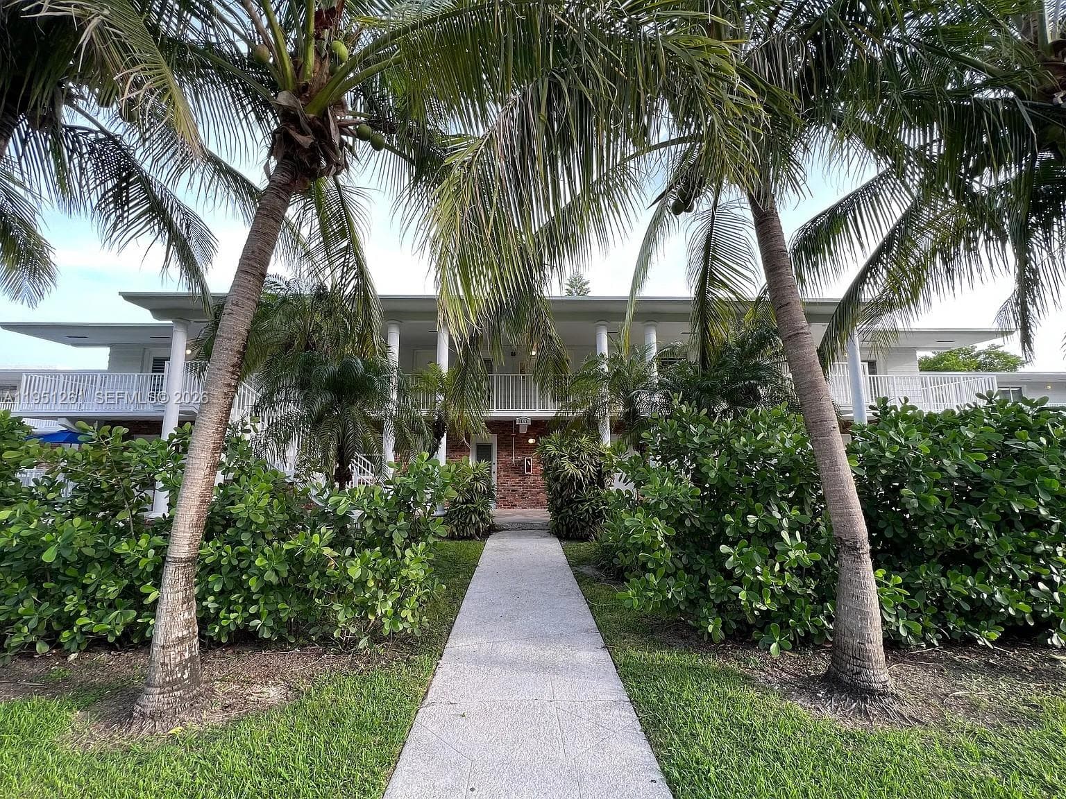Condo en 100 Sunrise Dr, Key Biscayne — foto 1