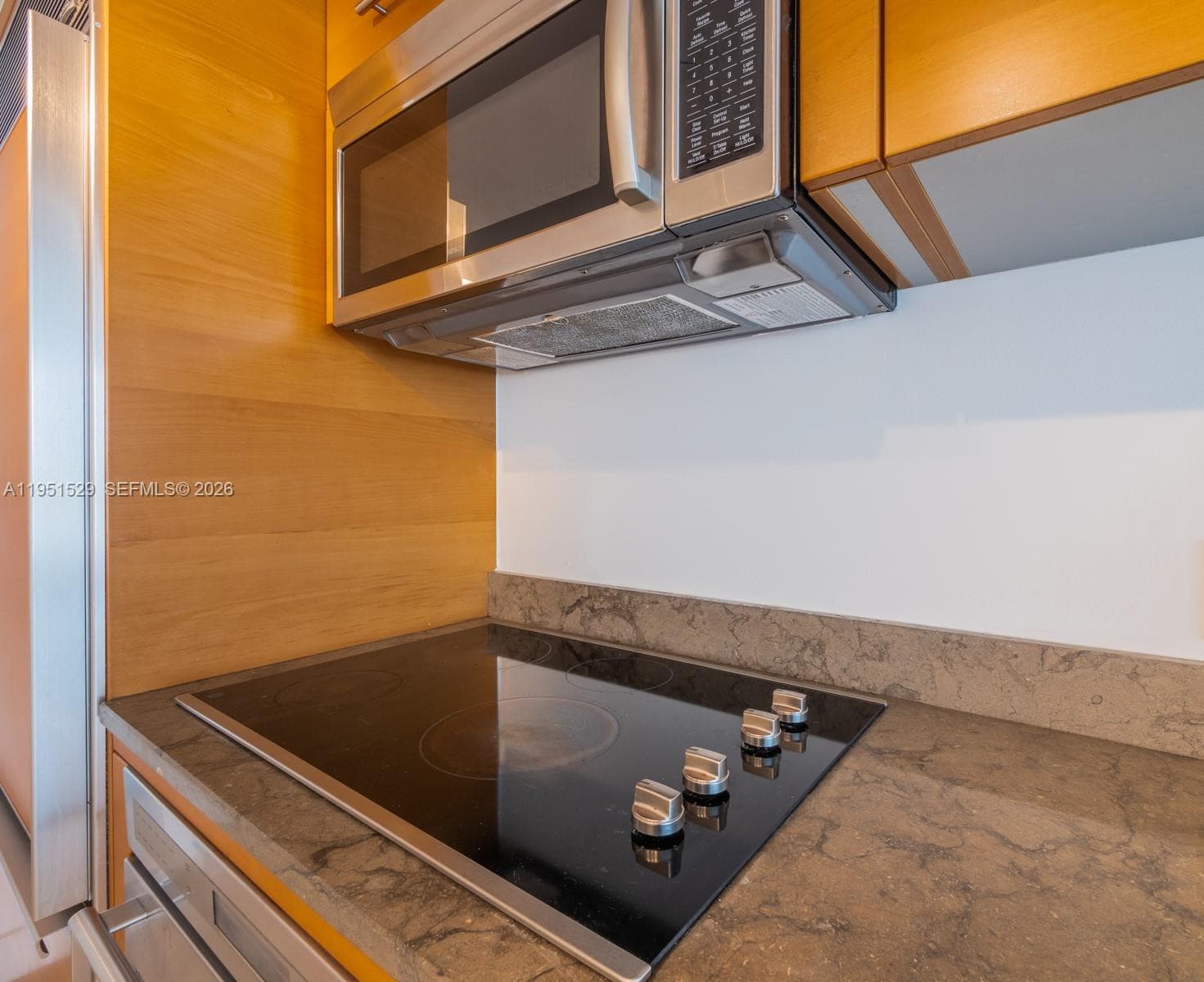 Condo at 465 Brickell Ave, Miami — photo 4