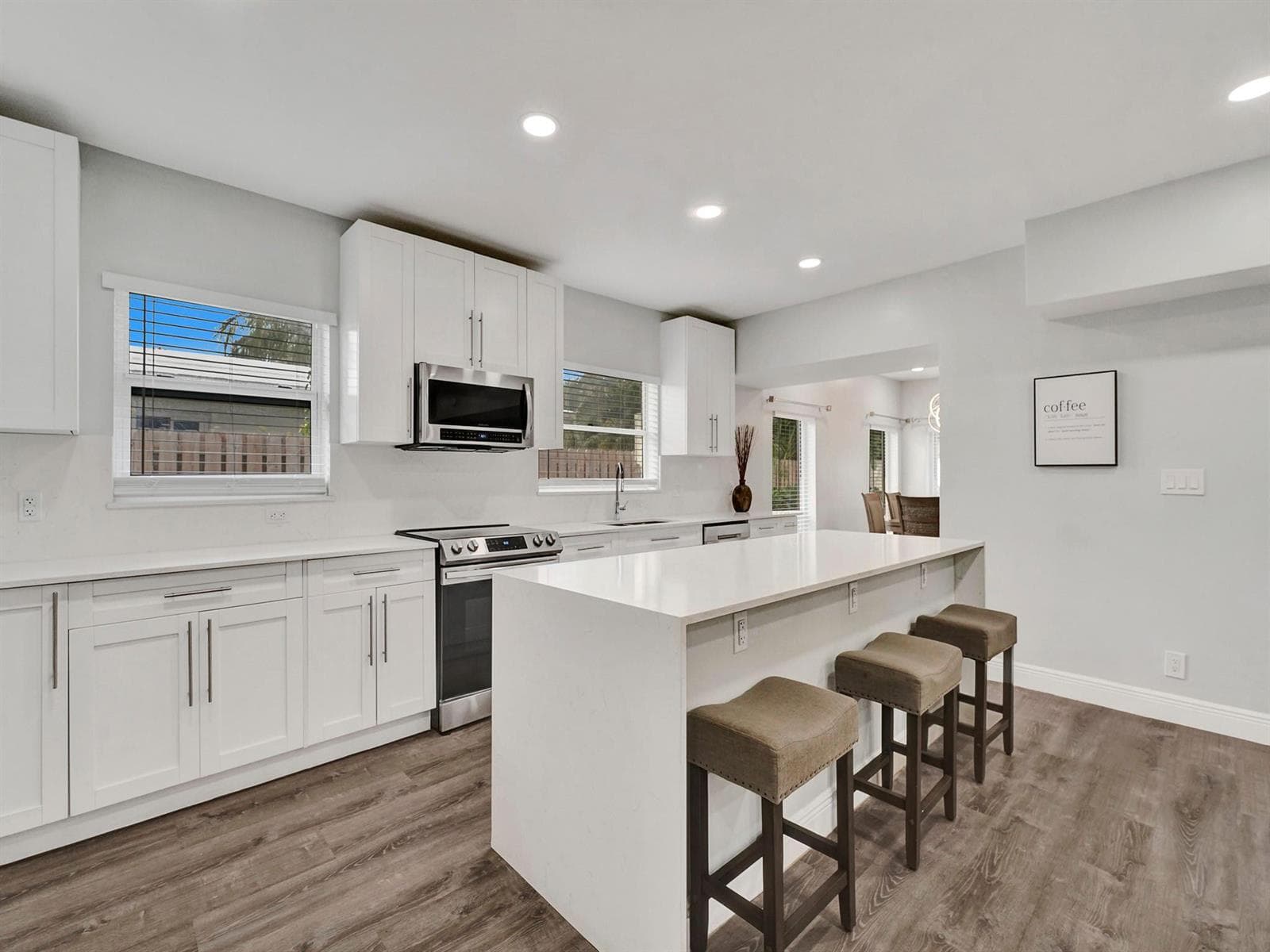 Single-family home at 3261 Aqua Vista Drive, Pompano Beach, FL