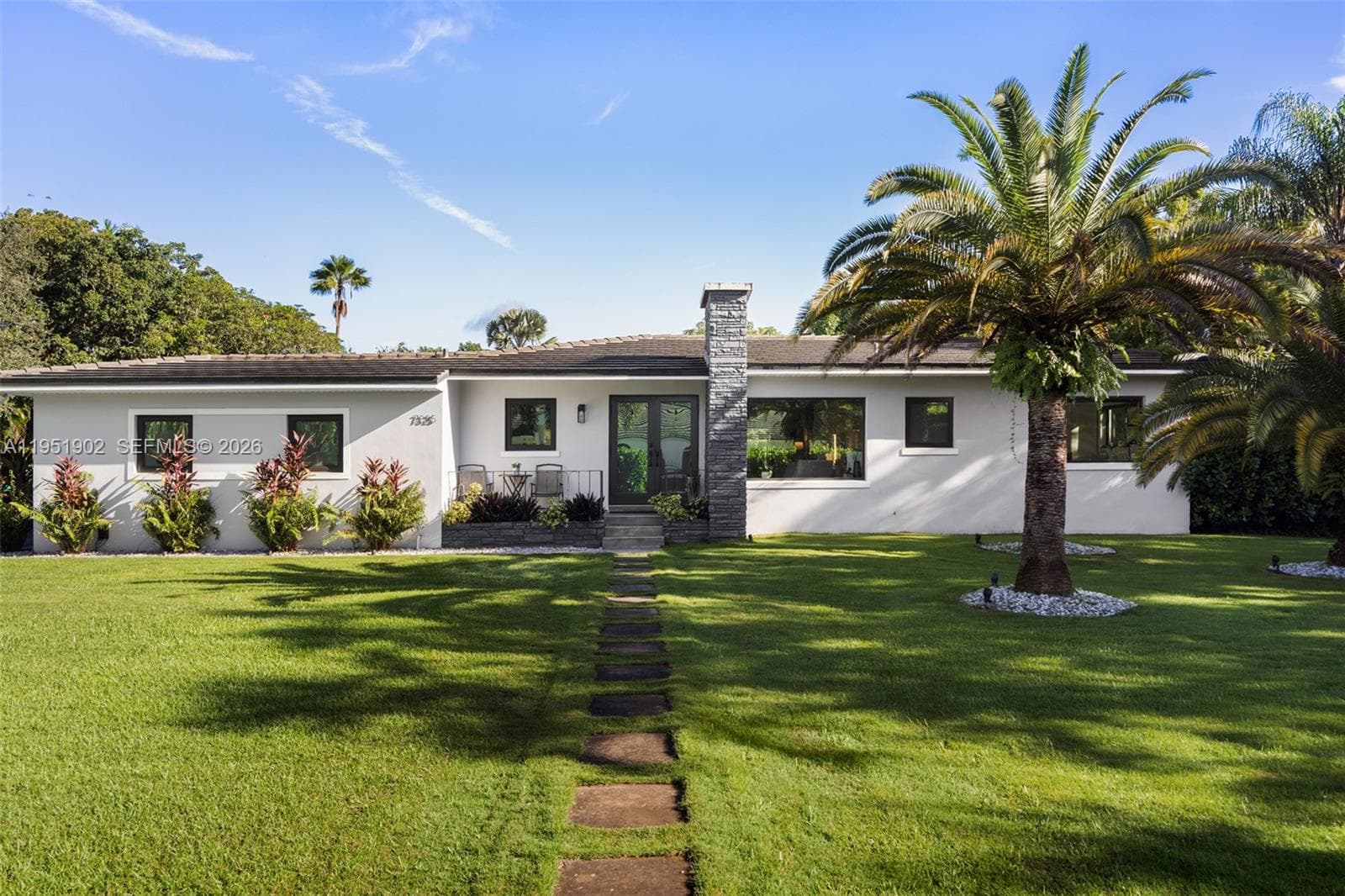 Single-family home at 7325 SW 102nd St, Pinecrest, FL