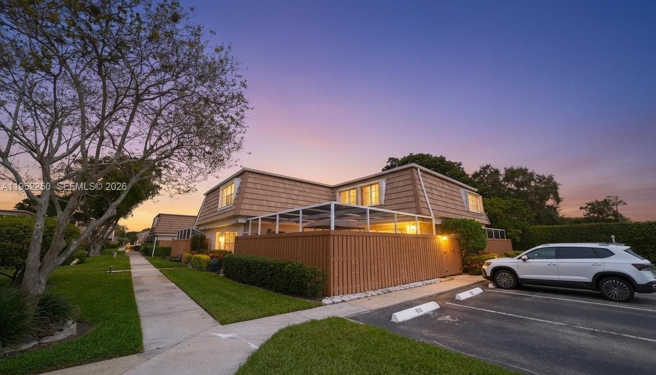 Townhouse at 11625 Winchester Dr, Palm Beach Gardens, FL